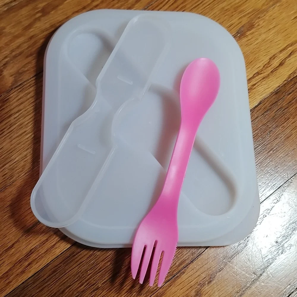 Pink Silicone Collapsible Lunch Dish with Lid & Utensil.